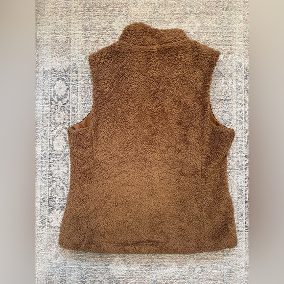 Patagonia Women’s Los Gatos Fleece Vest in Brown. Size Large. - Picture 5 of 6
